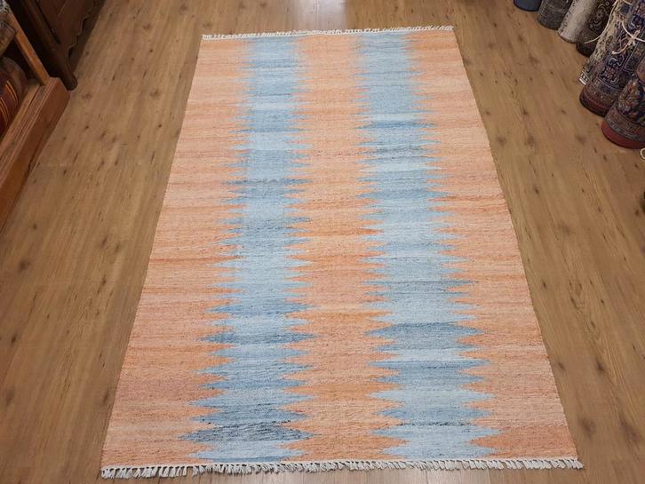 Prachtige handgeweven oosterse wollen kelim 242x150, Huis en Inrichting, Stoffering | Tapijten en Kleden, Nieuw, 150 tot 200 cm