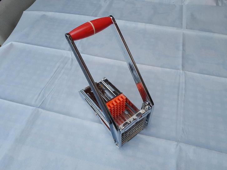 frietsnijder patatsnijder tomado, Huis en Inrichting, Keuken | Keukenbenodigdheden, Zo goed als nieuw, Ophalen of Verzenden