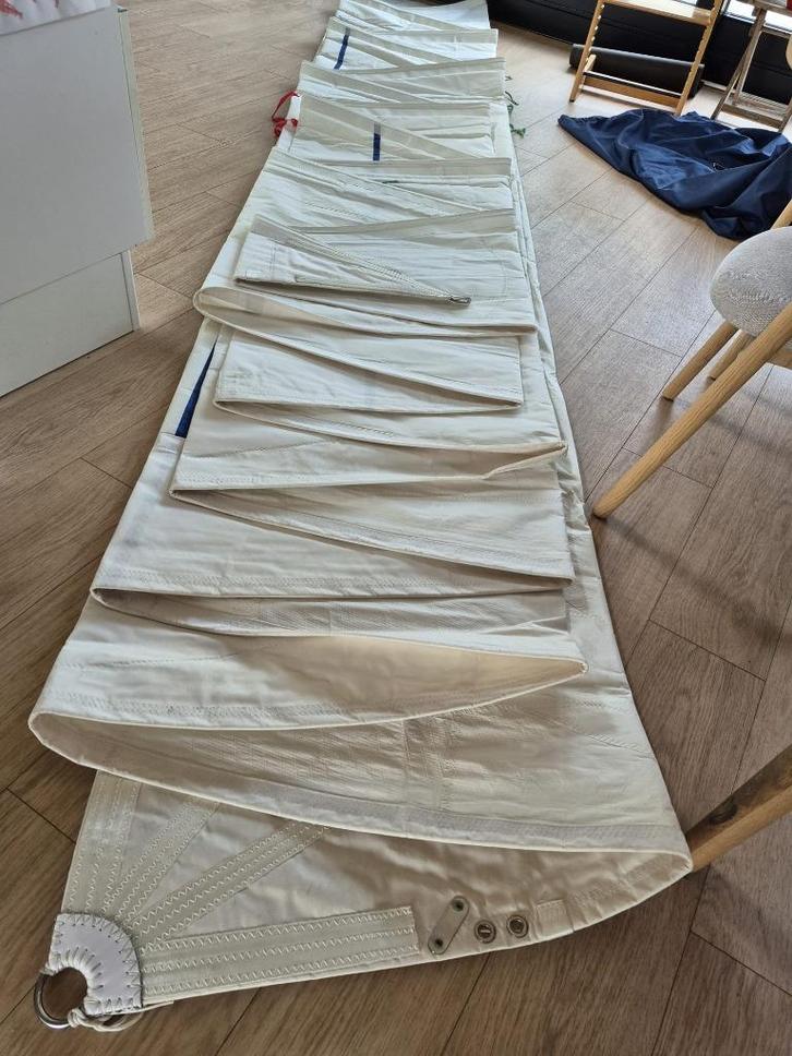 Verkocht. Mooie rolgenua te koop weinig gebruikt 2 jaar oud, Watersport en Boten, Zeilen en Zeiltoebehoren, Zo goed als nieuw