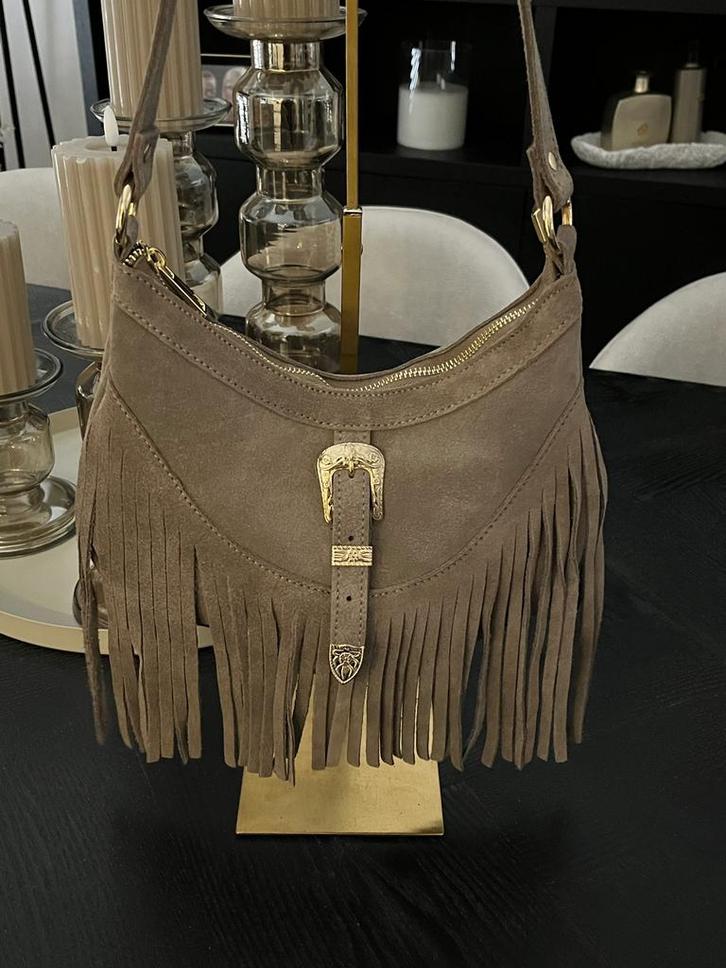 Leren Schoudertas met Franjes | Taupe, Sieraden, Tassen en Uiterlijk, Tassen | Damestassen, Nieuw, Schoudertasje, Bruin, Ophalen of Verzenden