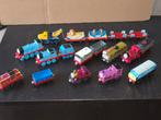 18 x Thomas & friends,mattel,enz Treintjes + Wagons, Ophalen of Verzenden, Gebruikt