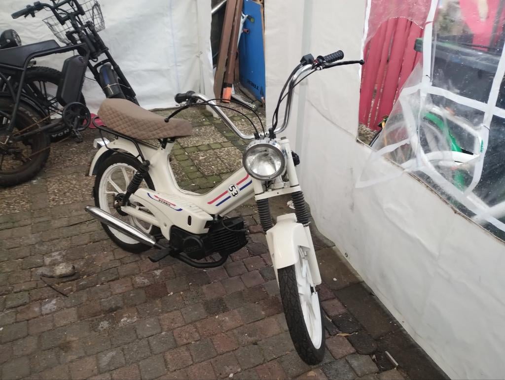 Super mooie Tomos snorfiets - Loopt 75 km/u, alles in orde!, Fietsen en Brommers, Brommers | Tomos, Ophalen