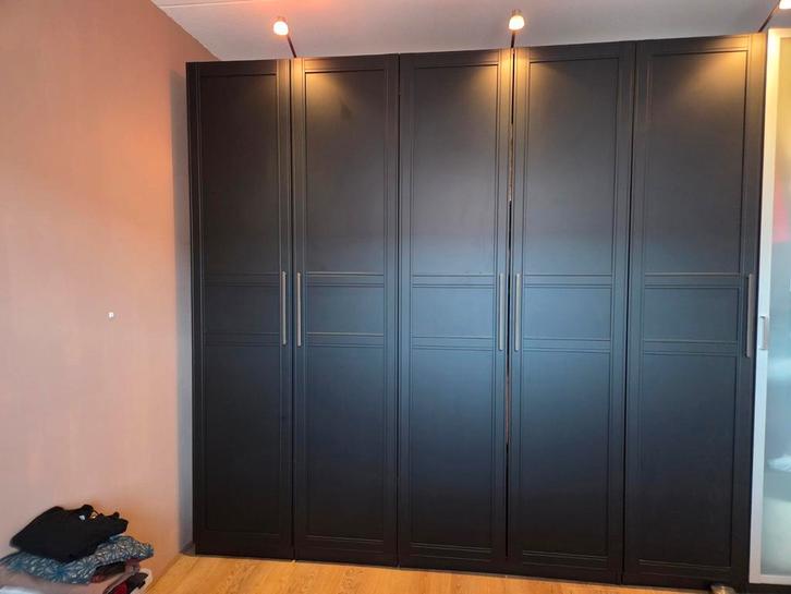 IKEA PAX Kast - 6 Delen met Zwarte en Grijze Glazen Deuren, Huis en Inrichting, Kasten | Kledingkasten, Zo goed als nieuw, 200 cm of meer