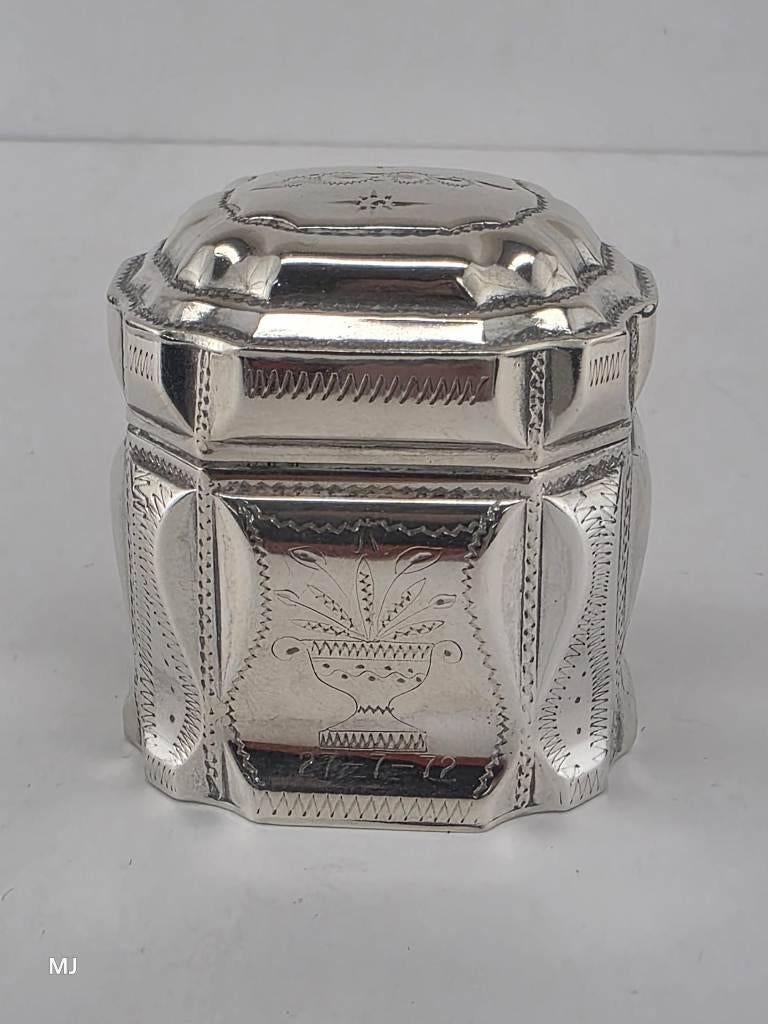 Zilveren lodereindoosje                                 Z168, Ophalen of Verzenden, Zilver
