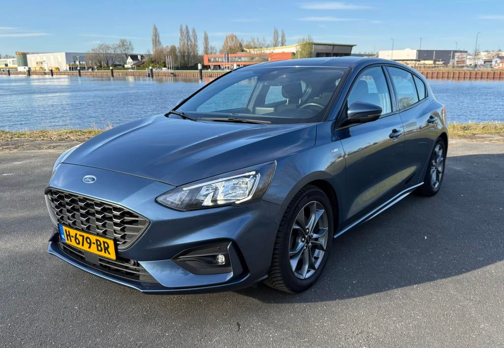 Ford Focus EcoBoost ST Line Stuur/Stoelverwarming Keyless Go, Auto's, 125 pk, Zwart, Blauw, Origineel Nederlands