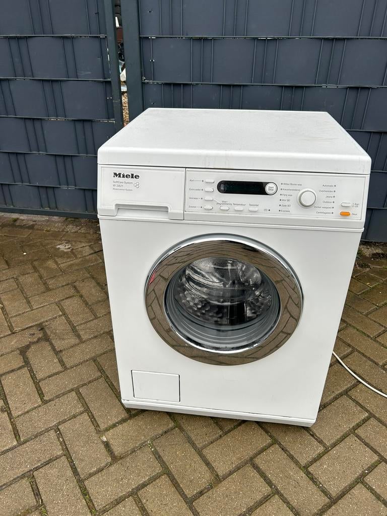 Te Koop Miele Wasmaschine Werkt Goed., Witgoed en Apparatuur, Wasmachines, Ophalen of Verzenden, Zo goed als nieuw, 1200 tot 1600 toeren