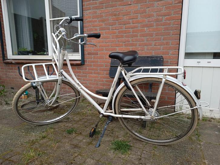 Leuke witte Batavus Opoefiets aangeboden :, Fietsen en Brommers, Fietsen | Dames | Omafietsen, Gebruikt, Versnellingen, Ophalen