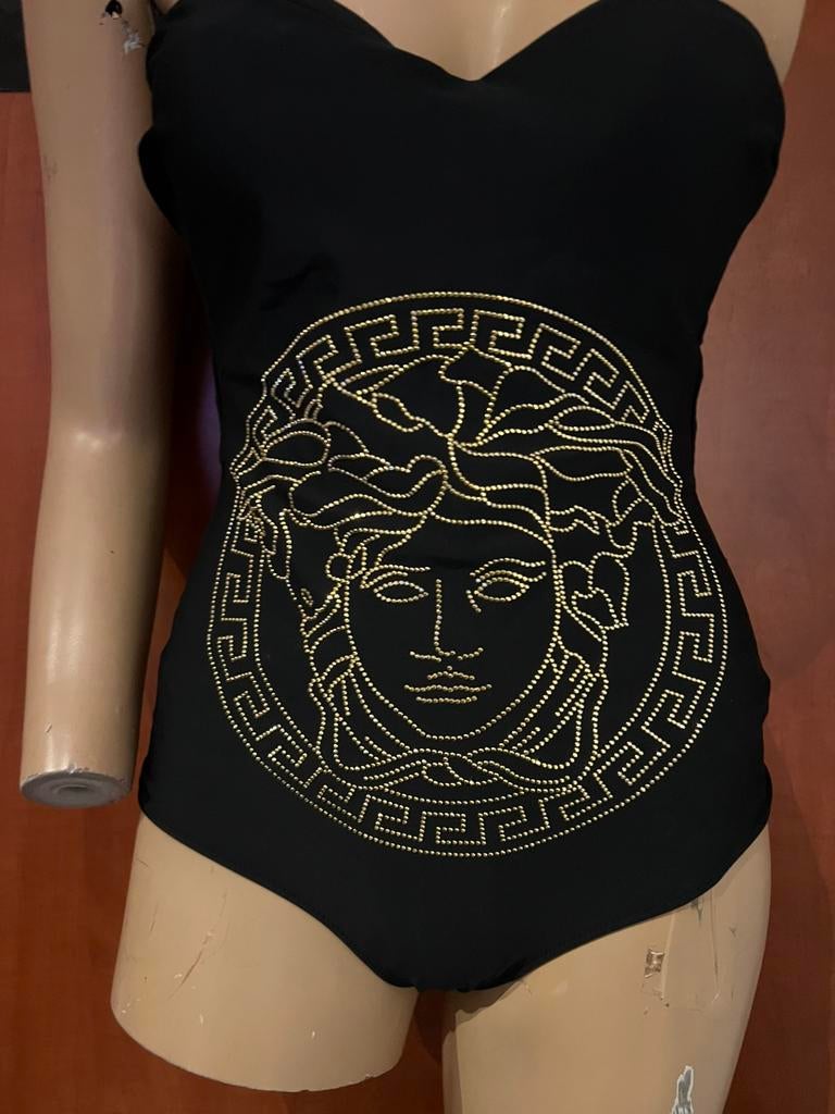 VERSACE Badpak met kleine STUDS maat m 3 origineel zgan, Zwart, G, Badpak, Ophalen of Verzenden