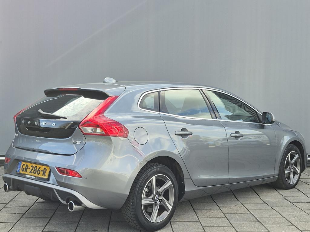 Volvo V40 BWJ 2015 | 2.0 D2 120PK R-Design | TREKHAAK | CLIM, Auto's, Volvo, Voorwielaandrijving, Gebruikt, 4 cilinders, 1969 cc
