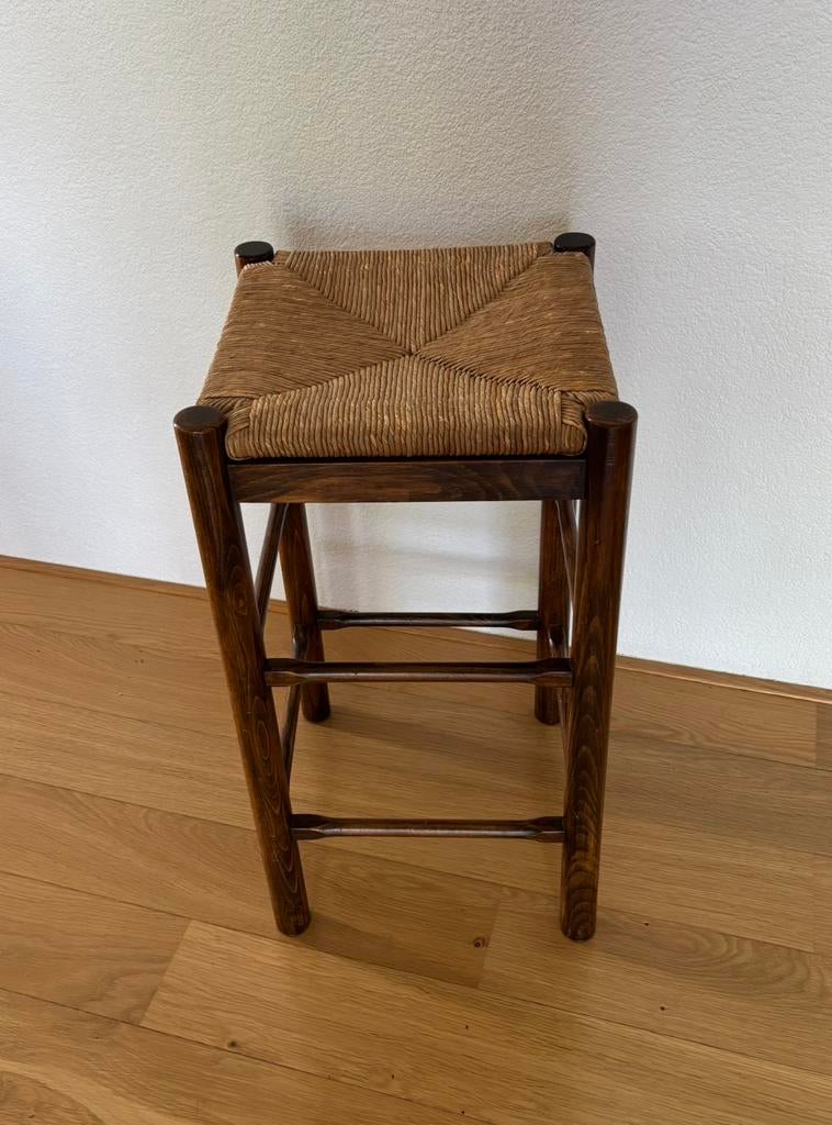 Eiken barkruk met rieten zitting., Huis en Inrichting, Barkrukken, Ophalen, 60 tot 90 cm, Zo goed als nieuw, 1 kruk