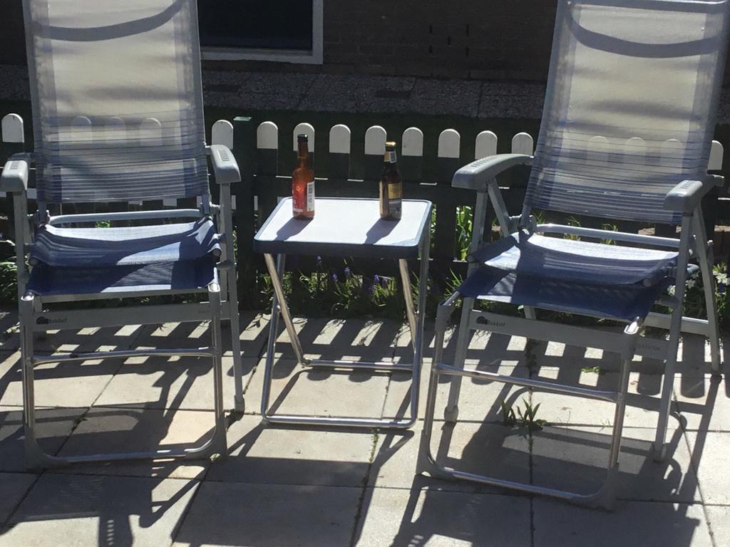 Twee Ducdalf stoelen met voetenbankje en Crespo krukje, Ophalen of Verzenden, Gebruikt