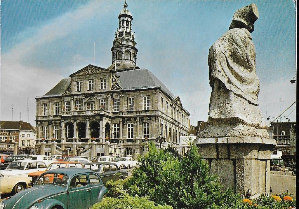 Maastricht Stadhuis en Mooswief Ansichtkaart (4040) gelopen, Ophalen of Verzenden, 1980 tot heden, Gelopen, Limburg
