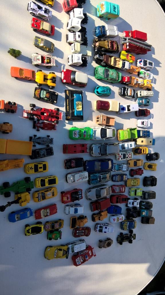 TE koop aangeboden mooi speelgoed autos doe gepast bod., Kinderen en Baby's, Speelgoed | Speelgoedvoertuigen, Ophalen of Verzenden