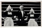 Volendam. Alle drie in klederdracht., Ophalen of Verzenden, Voor 1920, Ongelopen, Noord-Holland