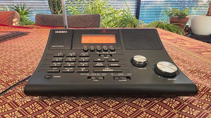 UNIDEN UBC370CLT met software,  antenne en adapter., Telecommunicatie, Scanners, 500 kanalen of meer, Ophalen of Verzenden