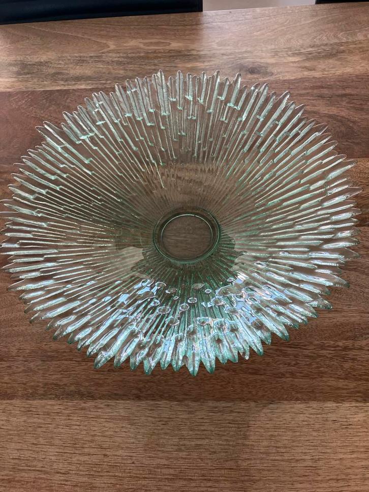 Decoratieve glazen schaal - Uniek design, Antiek en Kunst, Antiek | Schalen, Ophalen of Verzenden
