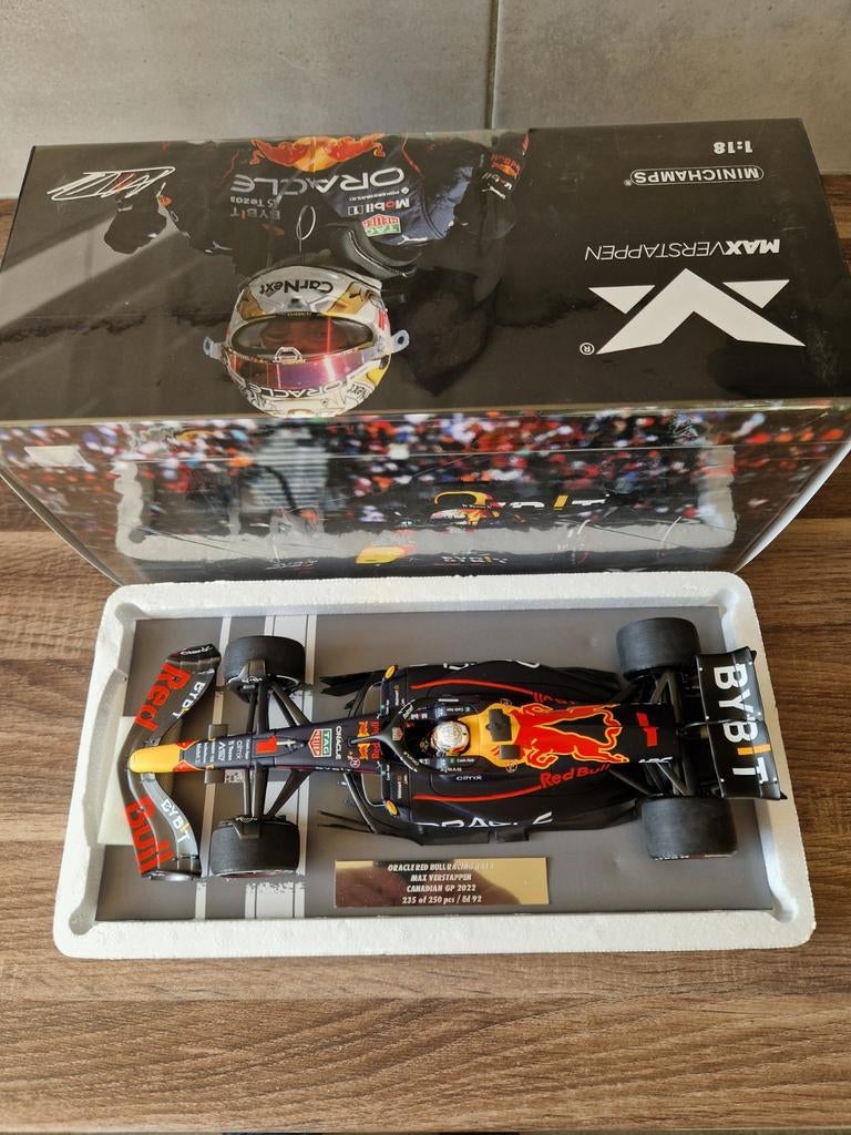 Max verstappen RB18 winnaar Canada 2022 schaal 1/18, Verzamelen, Verzenden, Zo goed als nieuw, Formule 1