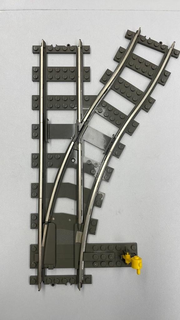 SB1907 Lego 9v trein rails (metalen geleider) wissel rechts, Kinderen en Baby's, Speelgoed | Duplo en Lego, Ophalen of Verzenden