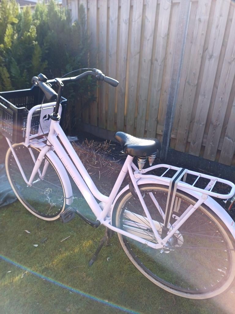 Damesfiets Shiny Pink, framemaat 57, 4 jaar oud, Fietsen en Brommers, Fietsen | Dames | Damesfietsen, Gebruikt, Overige merken