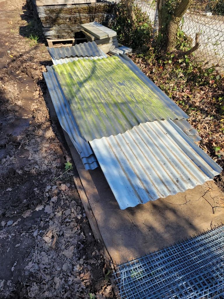 Ongeveer 10 stalen golfplaten., Ophalen, Gebruikt, Zwart, 15 m² of meer