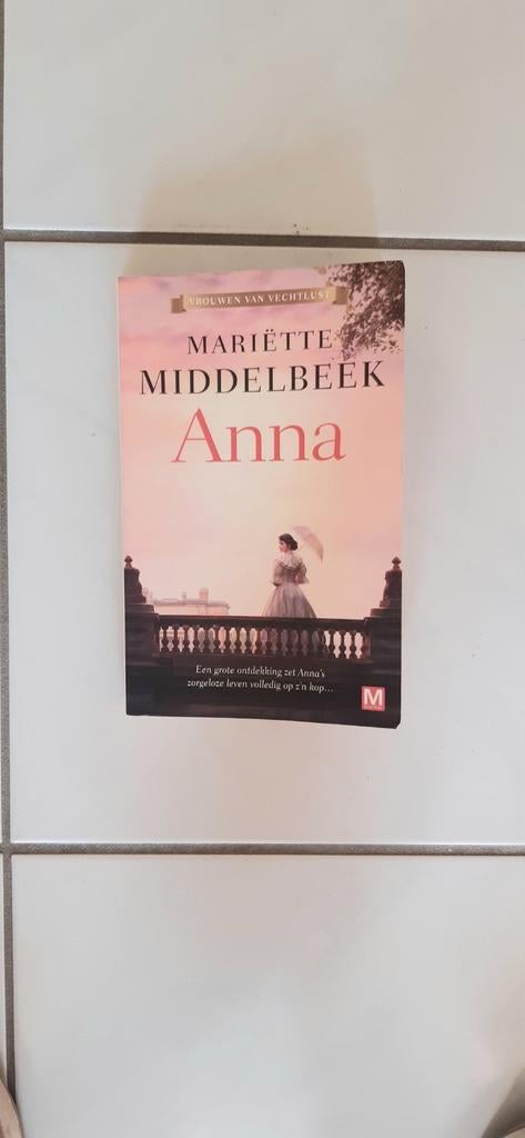 Mariette Middelbeek :  Anna  historische roman.  ( 2021), Ophalen of Verzenden, Zo goed als nieuw, Nederland, Mariette Middelbeek