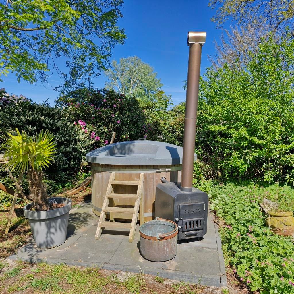 Welltub hottub 180cm incl. trapje, 45KW kachel en deksel, Ophalen, Gebruikt, Trap, Vast