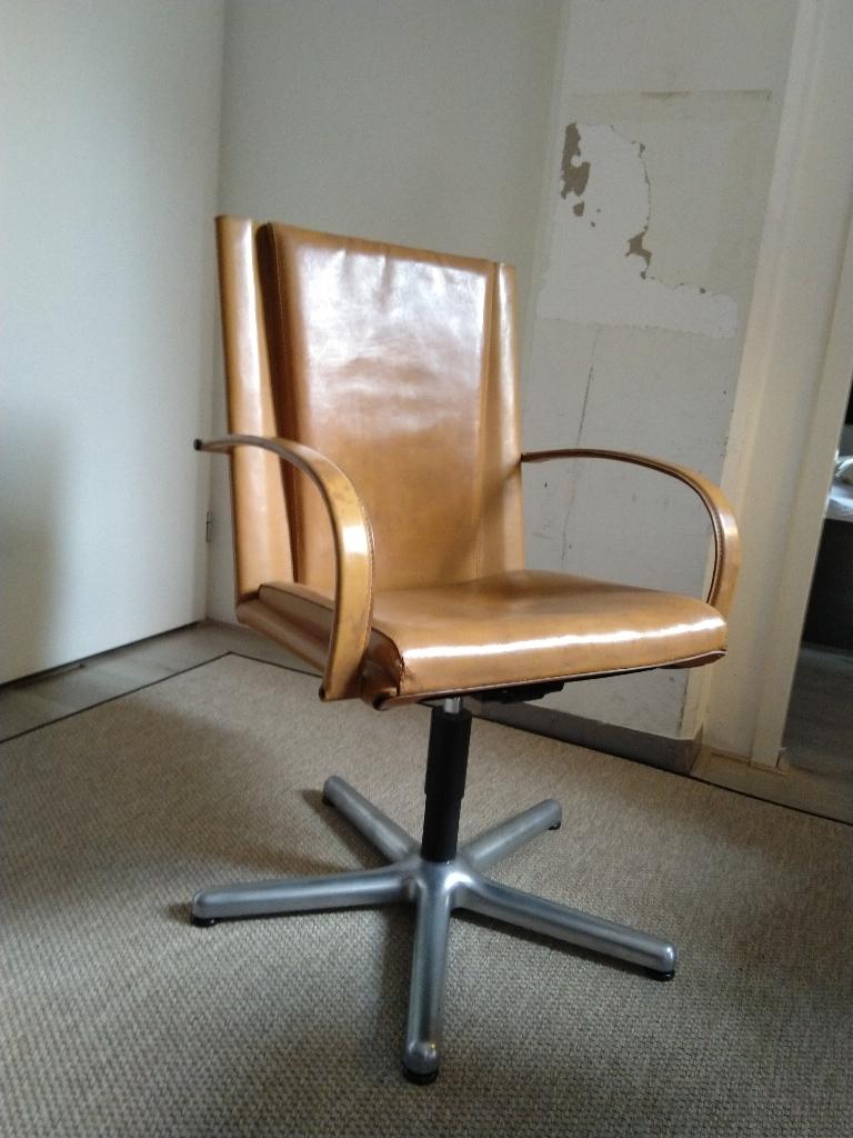 Matteo Grassi Fauteuil Coganc Leer, Huis en Inrichting, Fauteuils, Ophalen, 75 tot 100 cm, Leer, 50 tot 75 cm