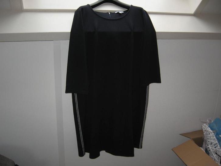 Nw leuk jurkje Basic By Yesto mt 48 €12.50 D.blauw tricot., Kleding | Dames, Grote Maten, Nieuw, Jurk, Blauw, Ophalen of Verzenden