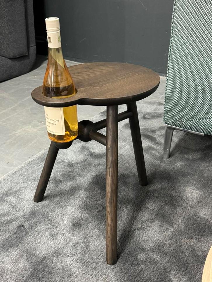 Nieuwstaat Pode Bottle Stool bijzettafel | Pinegrey M4500, Huis en Inrichting, Tafels | Bijzettafels, Zo goed als nieuw, Rond