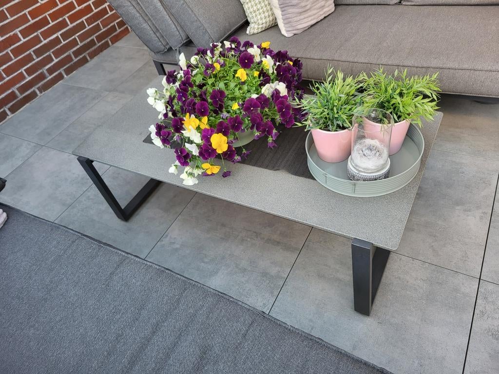 Stijlvolle tuintafel met metalen onderstel Jysk Jutlandia, Ophalen, Zo goed als nieuw, Metaal, Overige typen