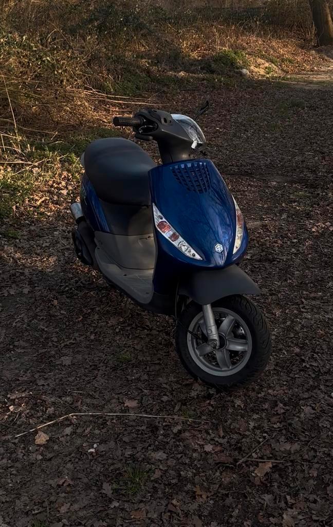 Piaggio zip 2T 50cc brom 2001 frame! A1 mogelijk, Fietsen en Brommers, Scooters | Piaggio, Zo goed als nieuw, Zip, Tweetakt, Ophalen