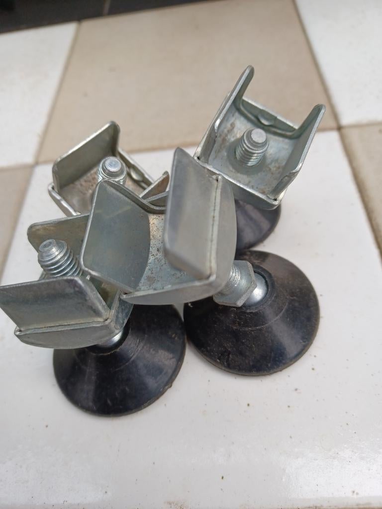 Verstelbare meubelpoten / stelvoeten (set van 4), Ophalen of Verzenden, Gebruikt