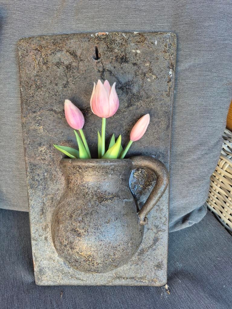 Wandbord vaas met tulpen reliëf, Ophalen