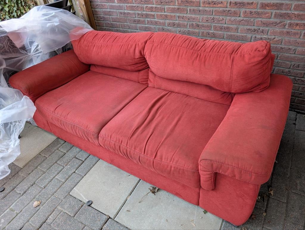 Twee Rode tweezitsbanken, Huis en Inrichting, Gebruikt, 150 tot 200 cm, Tweepersoons, 75 tot 100 cm