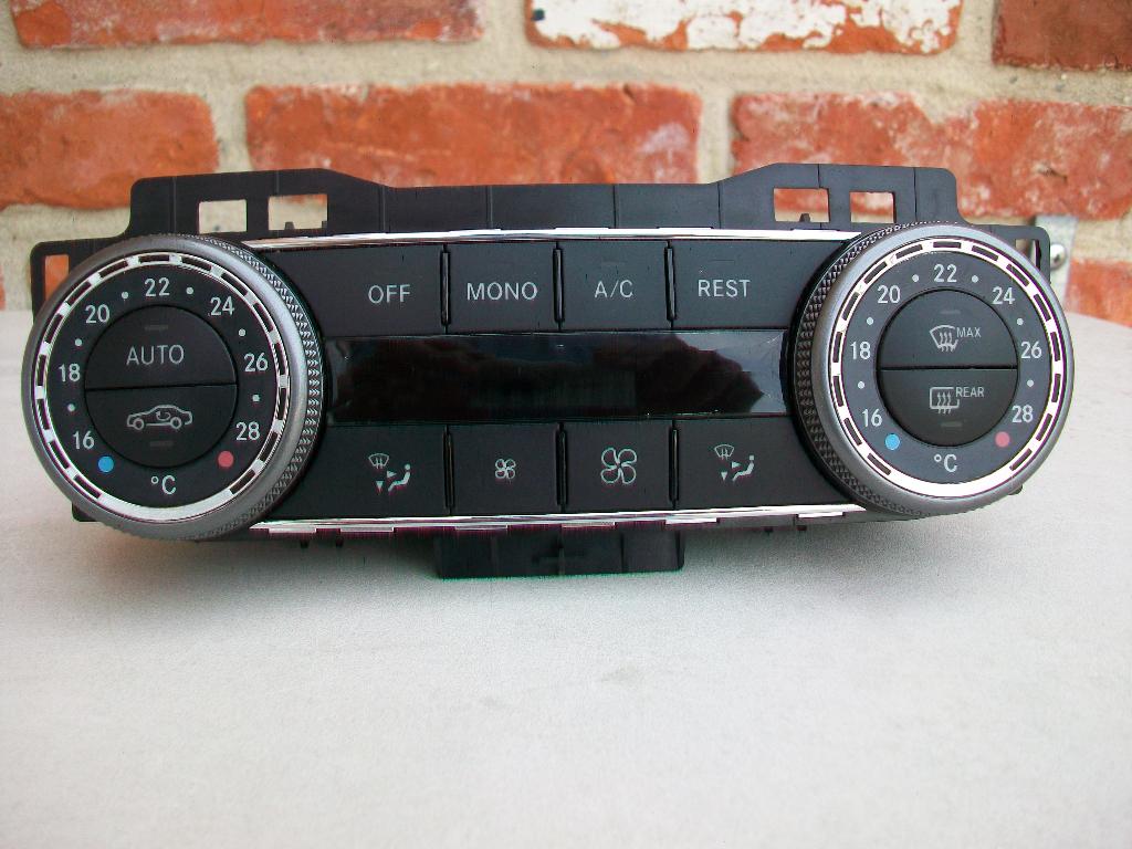 BEDIENINGSPANEEL VERWARMING Mercedes-Benz C - W 204, Ophalen of Verzenden, Gebruikt, Mercedes-Benz