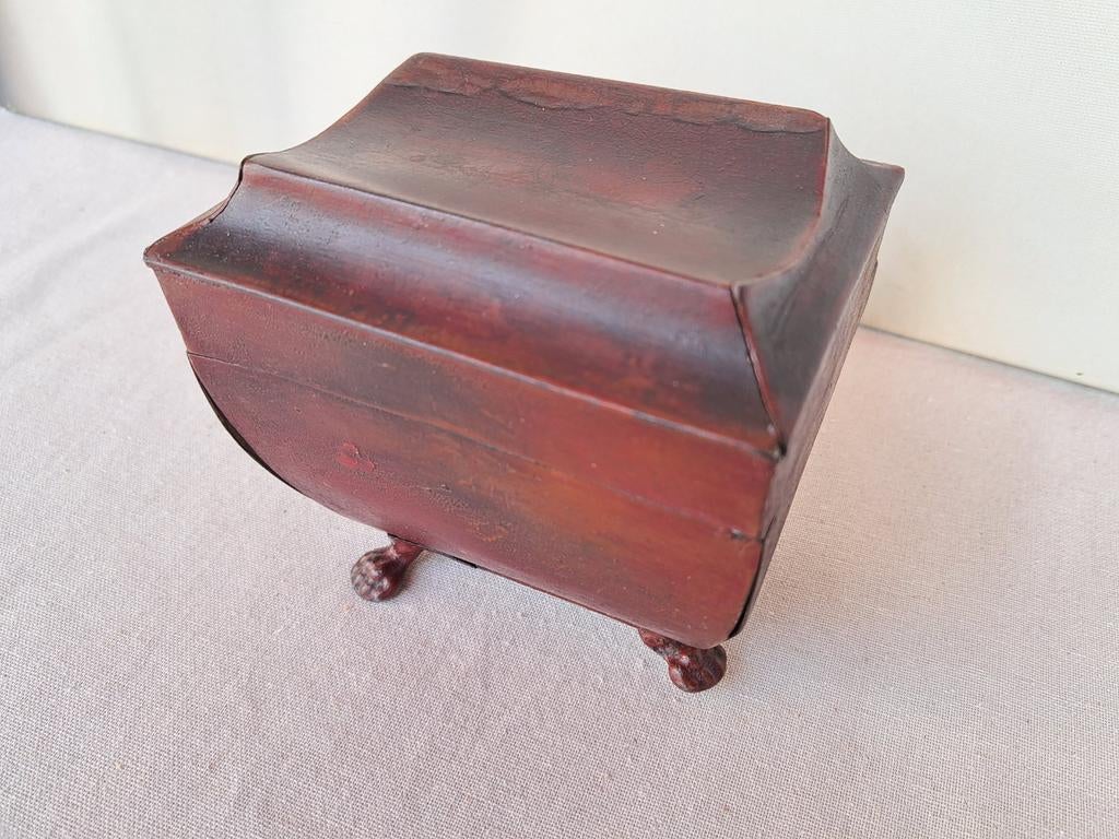 Vintage Bordeauxrood Metalen Doodskist Doosje, Ophalen of Verzenden