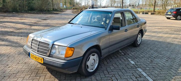Mercedes W124 250D 1985 belastingvrij, Auto's, Mercedes-Benz, Particulier, Centrale vergrendeling, Elektrische buitenspiegels