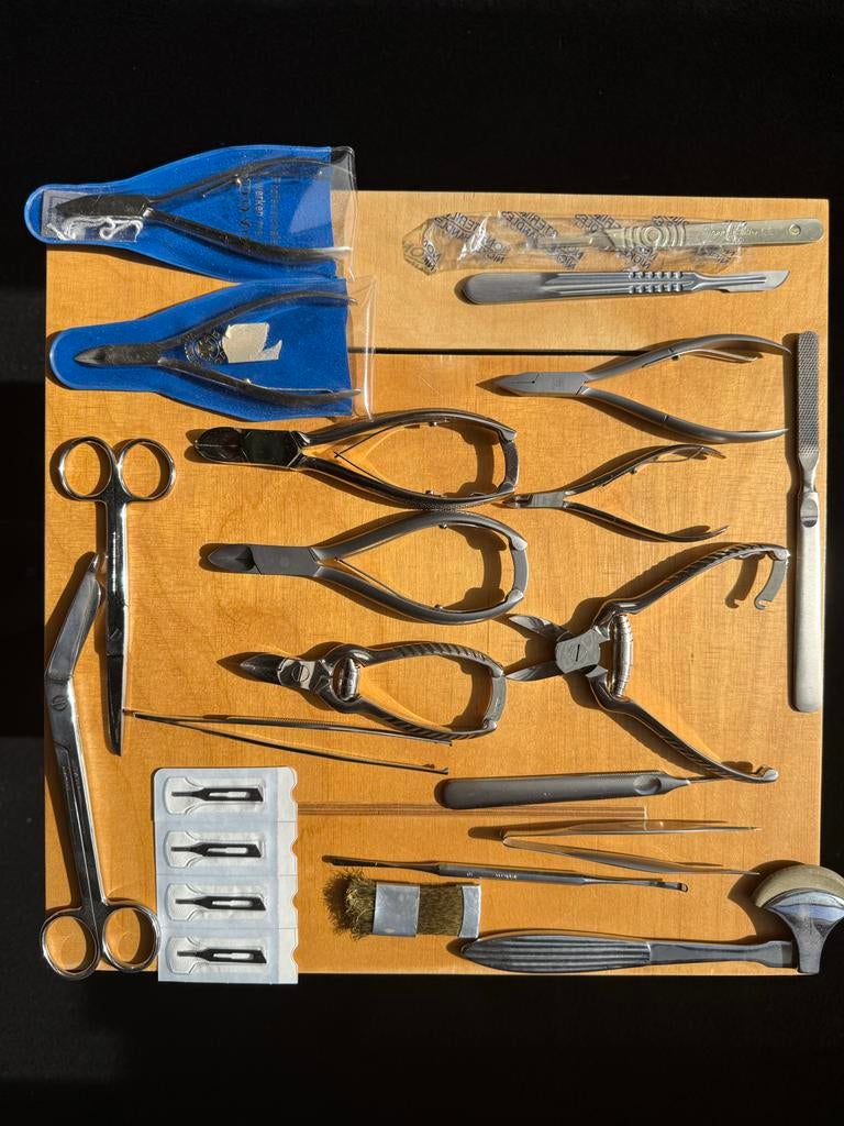 Diverse set van medische ( pedicure) instrumenten, Antiek en Kunst, Antiek | Gereedschap en Instrumenten, Ophalen