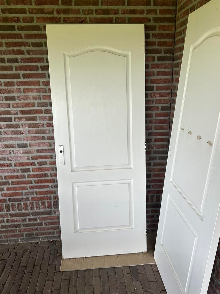 GRATIS: 2 deuren, Doe-het-zelf en Verbouw, Deuren en Horren, Ophalen, Gebruikt, 80 tot 100 cm, Binnendeur