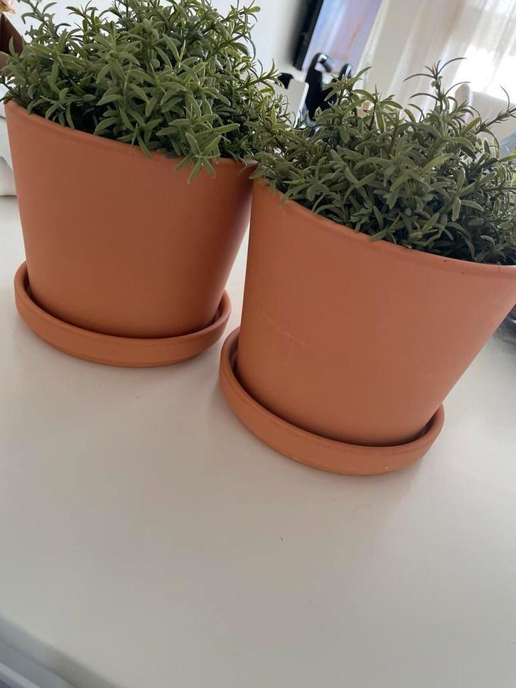 2 leuke IKEA aardewerk potten ZSAN 15 cm, Tuin en Terras, Bloembakken en Plantenbakken, Overige materialen, Gebruikt, Minder dan 30 cm