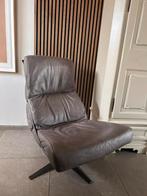 Grijze fauteuil, Ophalen, Minder dan 75 cm, Leer, Zo goed als nieuw