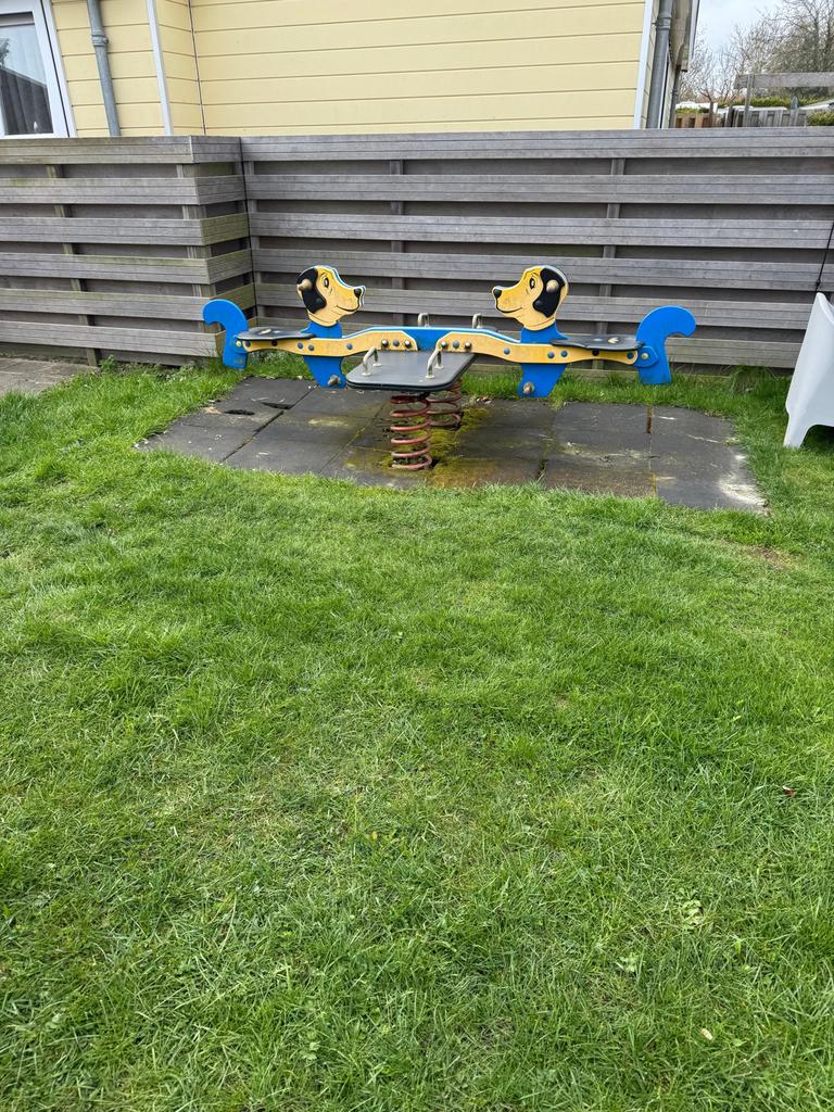 Wipkip hondenspeeltoestel voor de tuin, Ophalen, Gebruikt