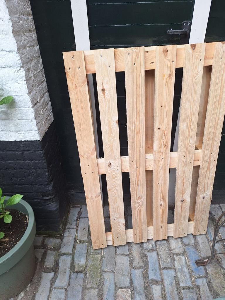 Gratis af te halen: Kleine houten pallet, Doe-het-zelf en Verbouw, Hout en Planken, Ophalen, Gebruikt, 25 tot 50 mm, Grenen