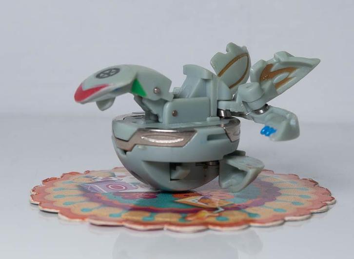 Bakugan Haos infinity Dragonoid, Verzamelen, Poppetjes en Figuurtjes, Zo goed als nieuw, Ophalen of Verzenden