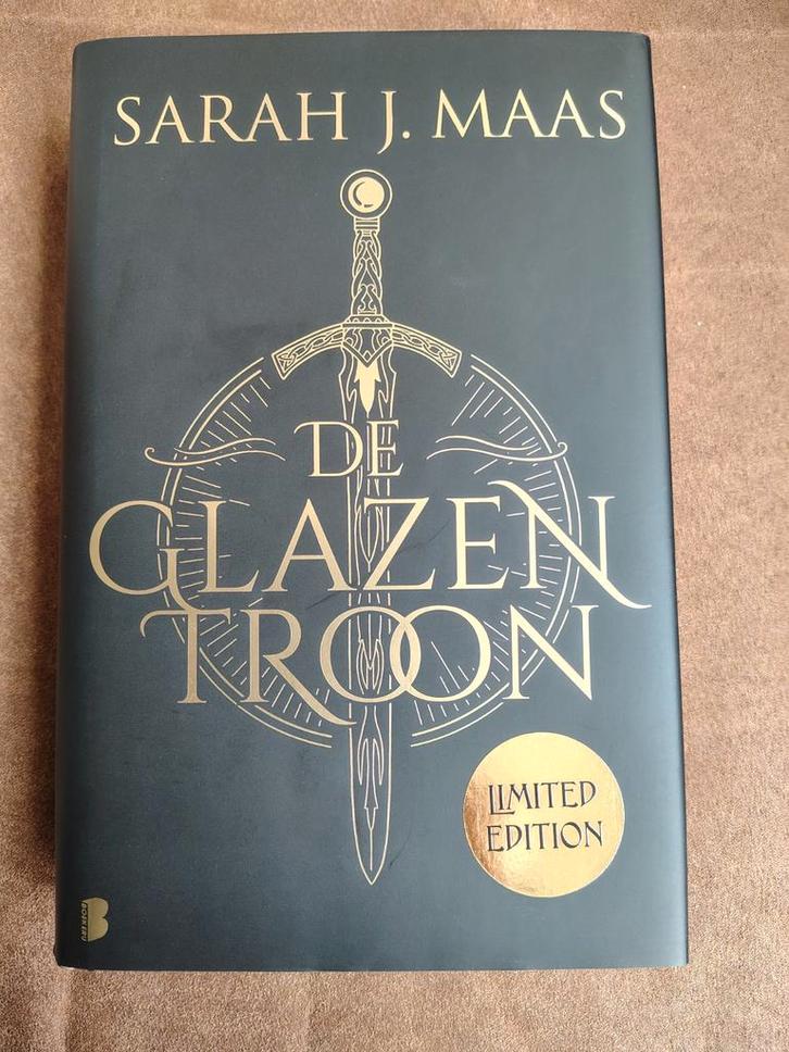 De Glazen Troon - Sarah J. Maas (Limited Edition), Boeken, Fantasy, Zo goed als nieuw, Verzenden