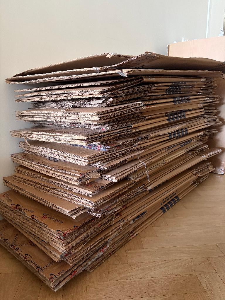 Gratis verhuisdozen / Free moving boxes (small & large), Doe-het-zelf en Verbouw, Kratten en Dozen, Gebruikt, Doos, 35 tot 50 cm