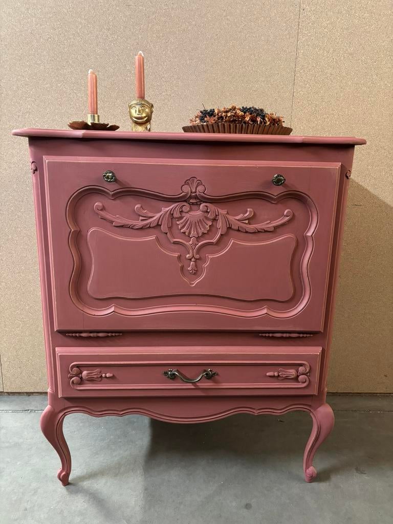 Brocante Queen Ann kast / barkast / klepkast, Ophalen, Studio Larilo, Studiolarilo@gmail.com, Zo goed als nieuw