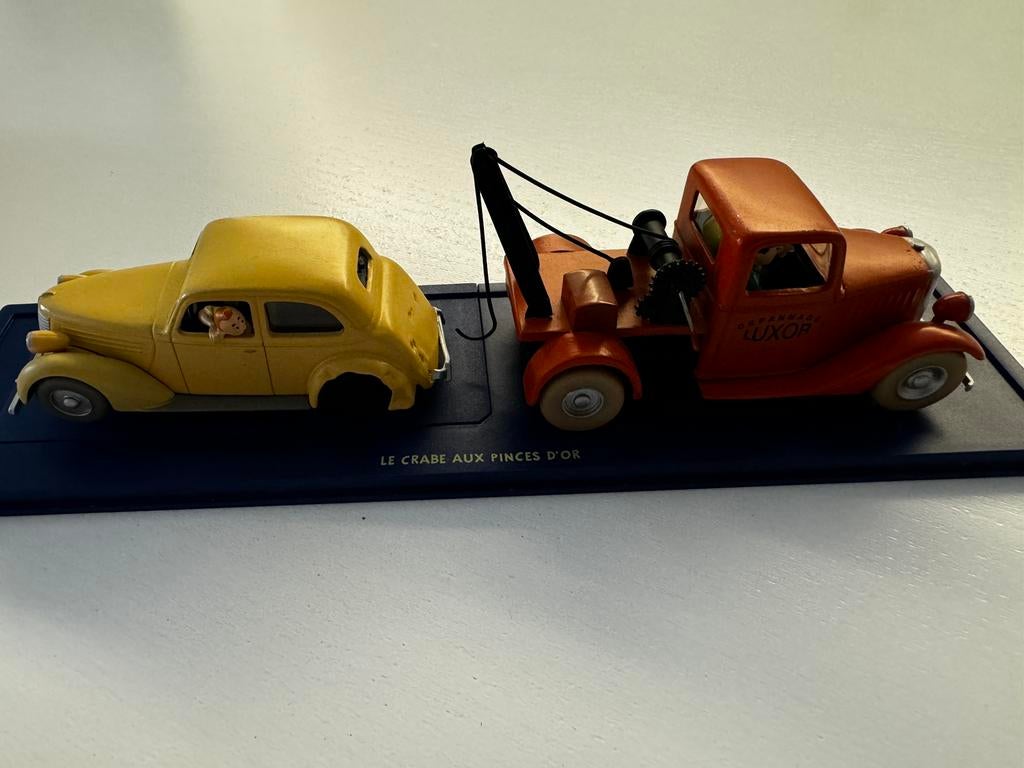 Kuifje auto 1:43 sleeptruck en schade auto  Gulden scharen, Verzamelen, Stripfiguren, Ophalen of Verzenden, Kuifje, Nieuw, Beeldje of Figuurtje