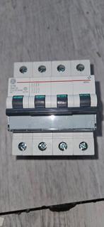 Vynckier 3-fase C16 automaat, Ophalen of Verzenden, Gebruikt, Schakelaar