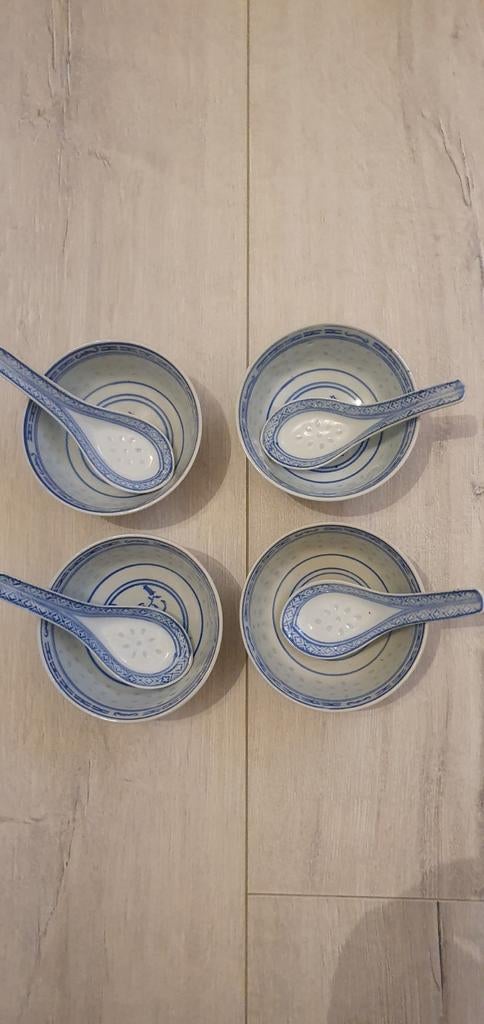 Set van 4 Chinese rijstkommen met lepels, Huis en Inrichting, Keuken | Servies, Gebruikt, Ophalen of Verzenden, Kom(men), Overige stijlen